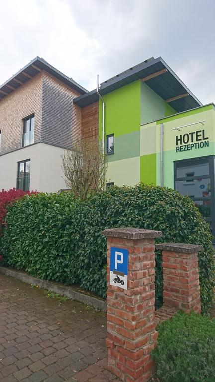 Hotel & Auberge Le Journal St. Wendel Buitenkant foto
